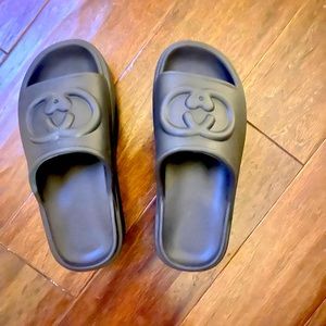 Apricot Lane Summer Platform Sandal. Never worn! Black Size 9.